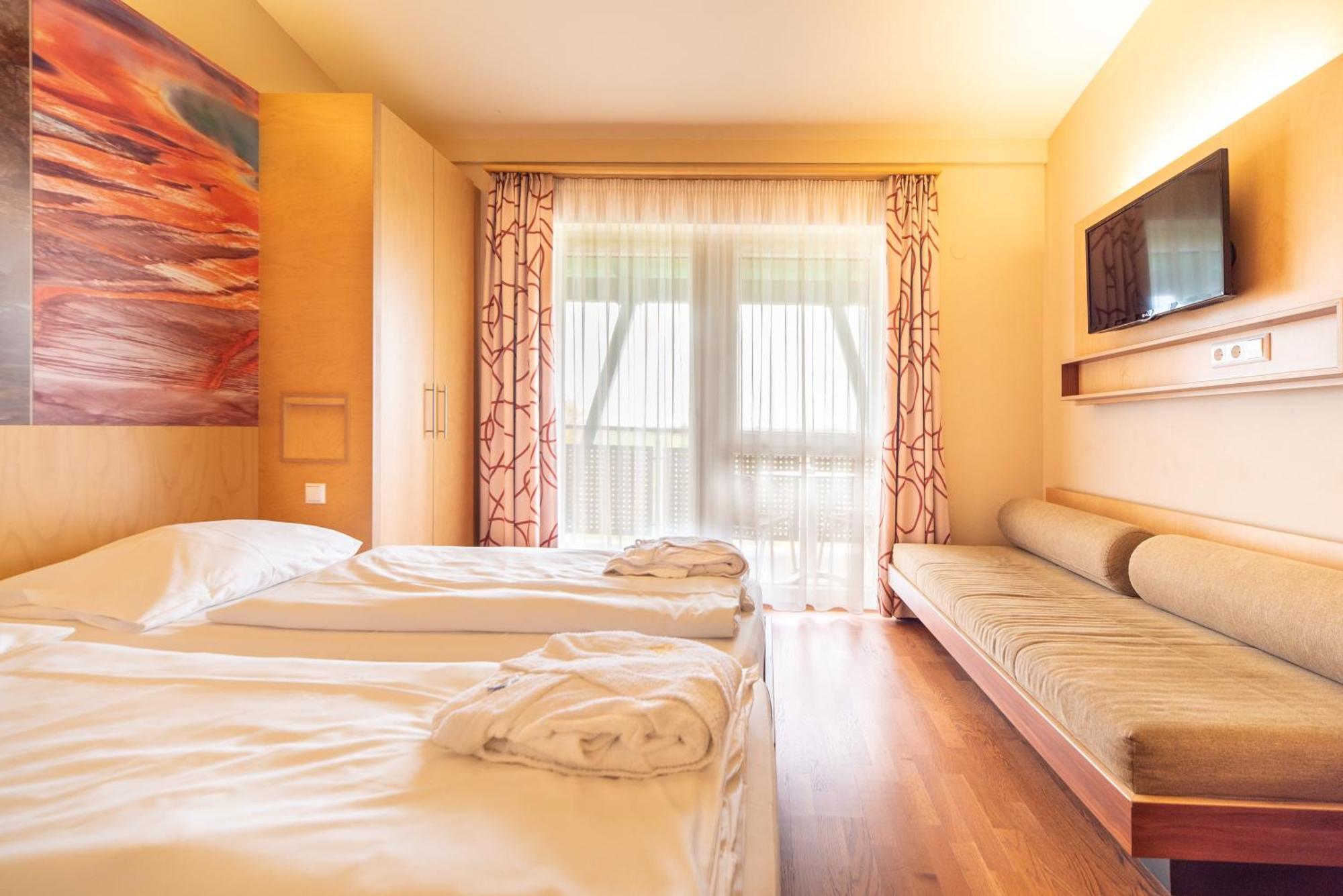 Vulkan Wellness Hotel & Camping Celldomolk Exterior photo
