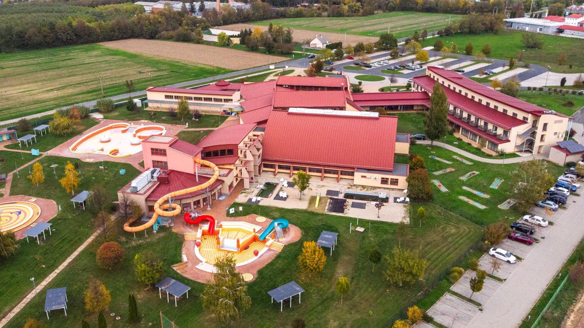 Vulkan Wellness Hotel & Camping Celldomolk Exterior photo
