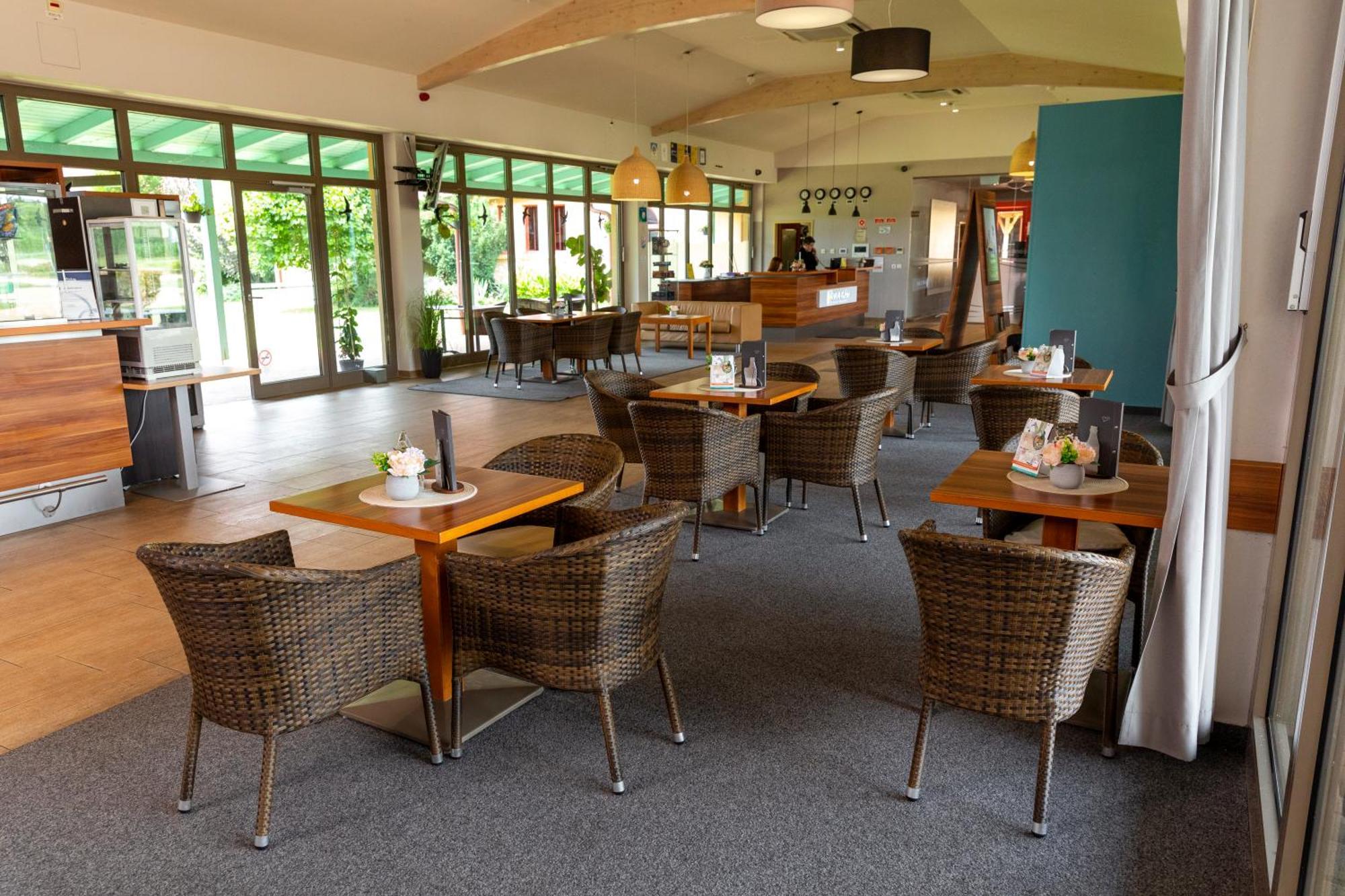 Vulkan Wellness Hotel & Camping Celldomolk Exterior photo